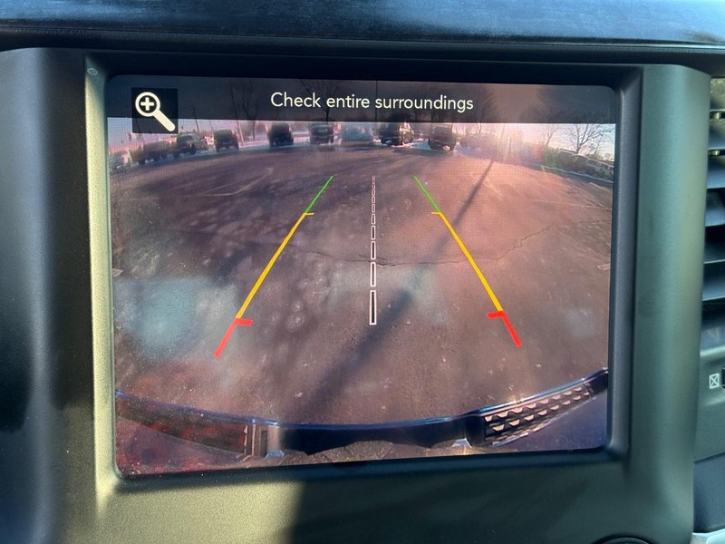 Ram 1500 Vehicle Full-screen Gallery Image 25