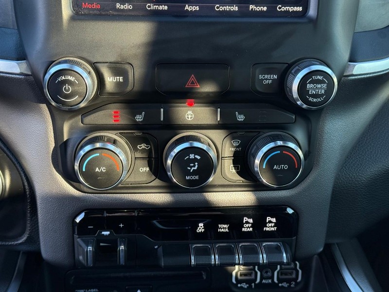 Ram 1500 Vehicle Full-screen Gallery Image 26