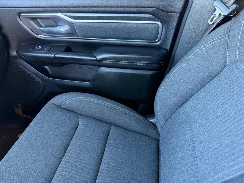 Ram 1500 Vehicle Full-screen Gallery Image 28