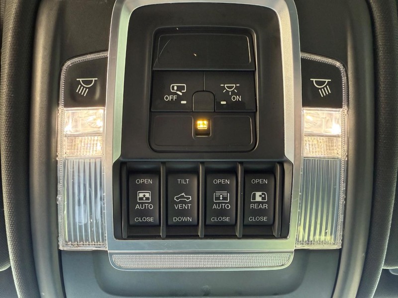 Ram 1500 Vehicle Full-screen Gallery Image 29