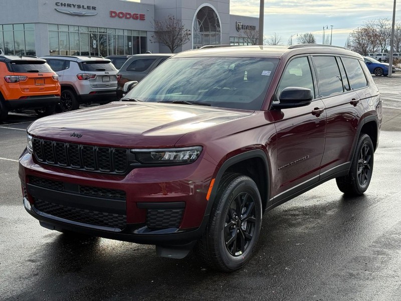 Jeep Grand Cherokee L Vehicle Full-screen Gallery Image 10