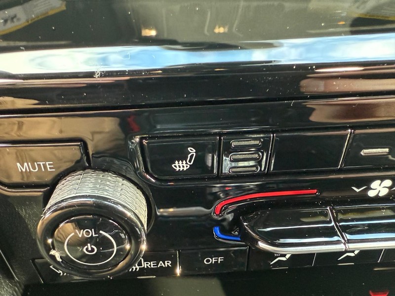 Jeep Grand Cherokee L Vehicle Full-screen Gallery Image 26