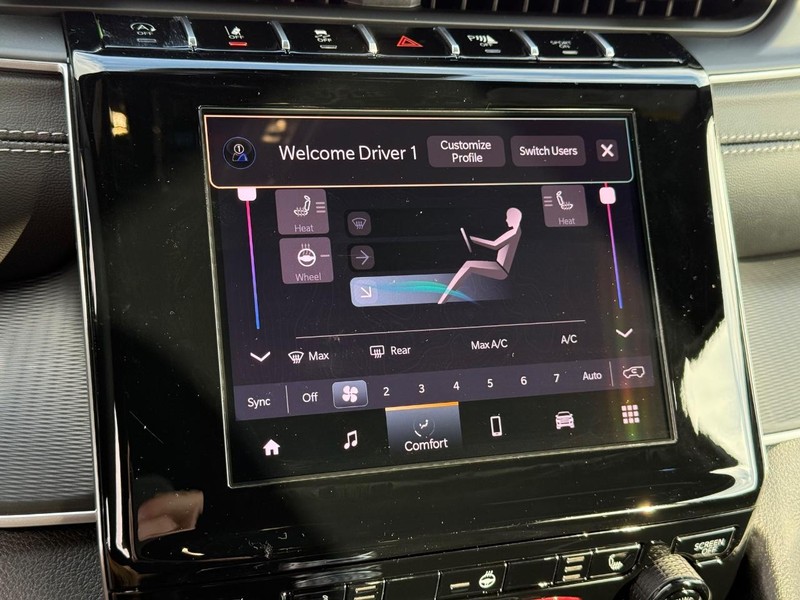 Jeep Grand Cherokee L Vehicle Full-screen Gallery Image 27