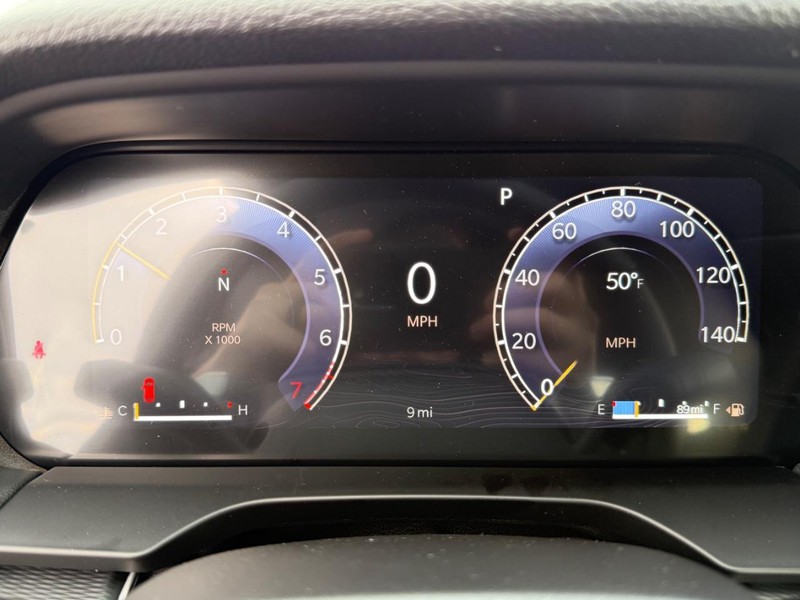 Jeep Grand Cherokee L Vehicle Full-screen Gallery Image 33