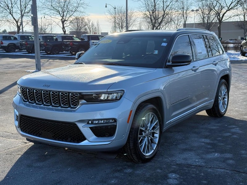Jeep Grand Cherokee Vehicle Full-screen Gallery Image 9