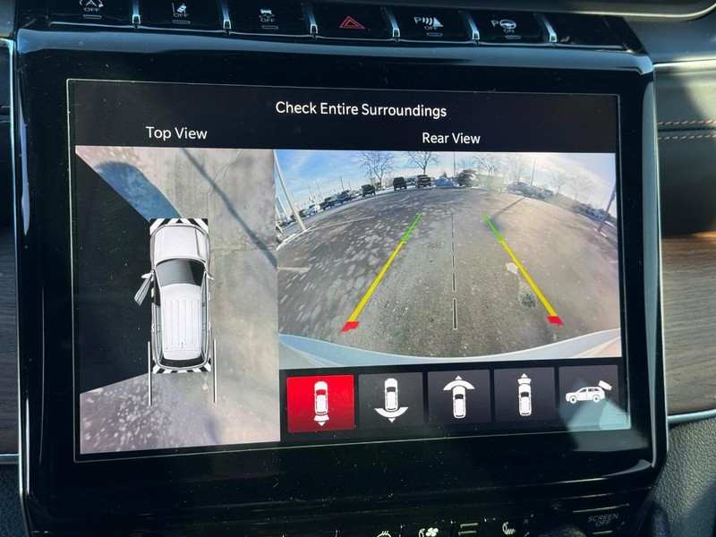 Jeep Grand Cherokee Vehicle Full-screen Gallery Image 26