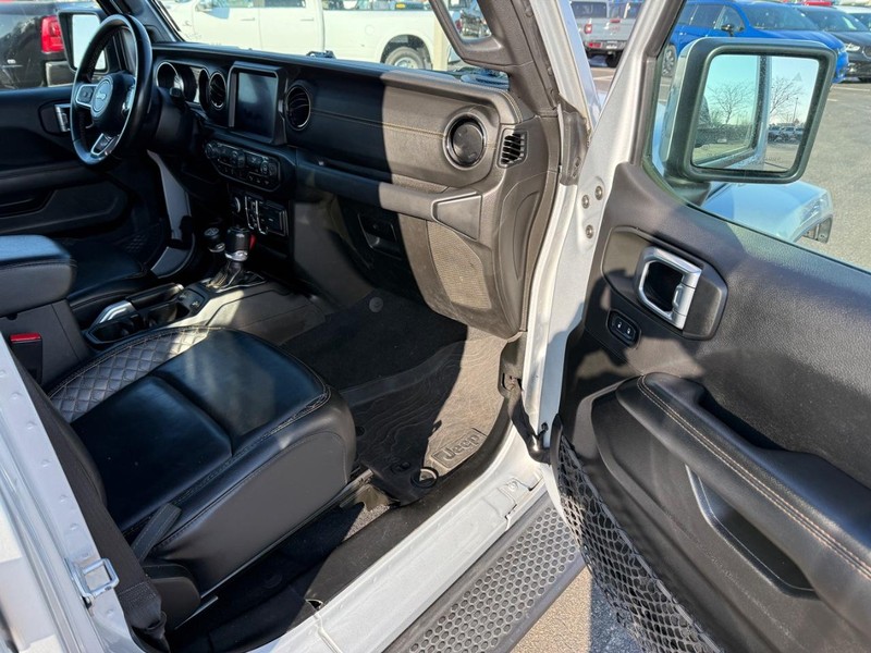 Jeep Wrangler Vehicle Full-screen Gallery Image 14