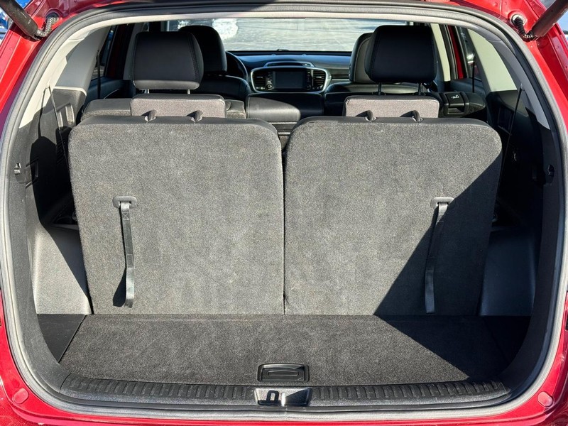 Kia Sorento Vehicle Full-screen Gallery Image 7