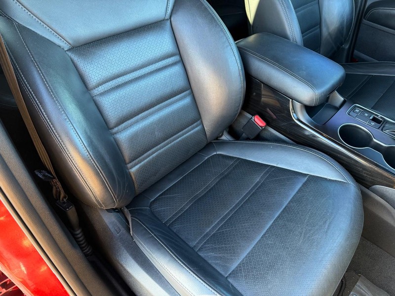 Kia Sorento Vehicle Full-screen Gallery Image 16