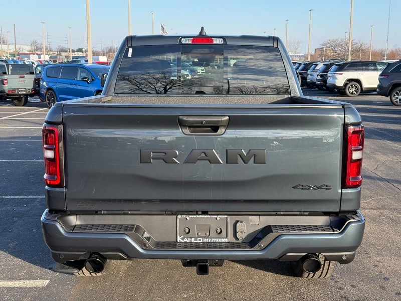 Ram 1500 Vehicle Full-screen Gallery Image 4