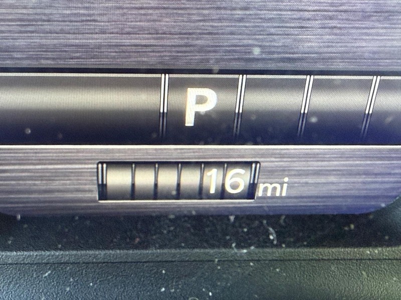 Ram 1500 Vehicle Full-screen Gallery Image 28