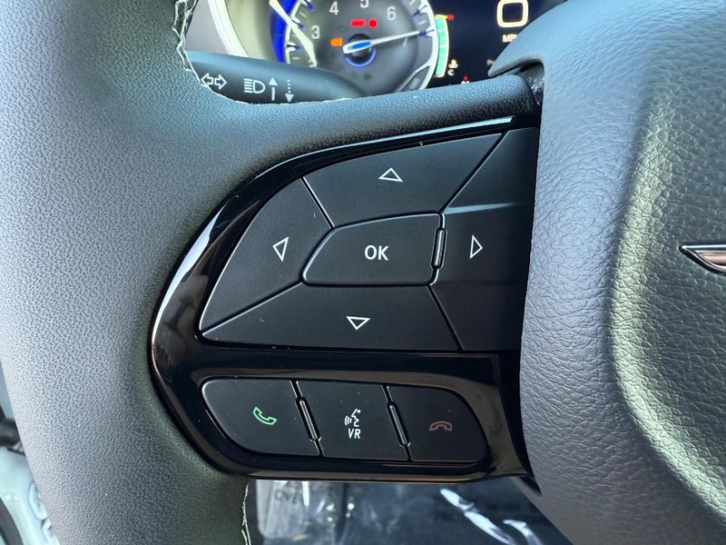 Chrysler Pacifica Vehicle Full-screen Gallery Image 21