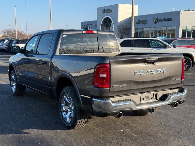 Ram 1500 Vehicle Full-screen Gallery Image 5