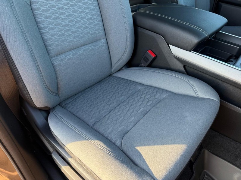 Ram 1500 Vehicle Full-screen Gallery Image 15