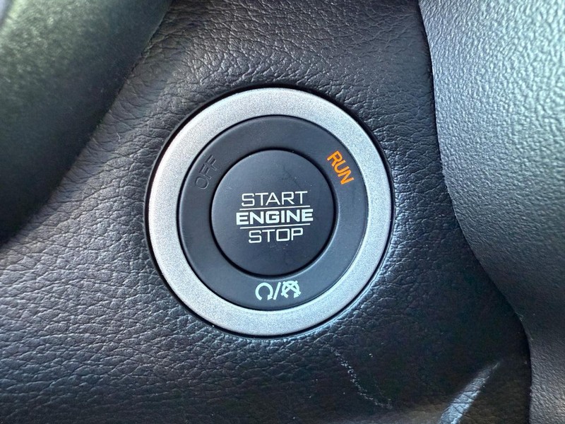 Ram 1500 Vehicle Full-screen Gallery Image 21