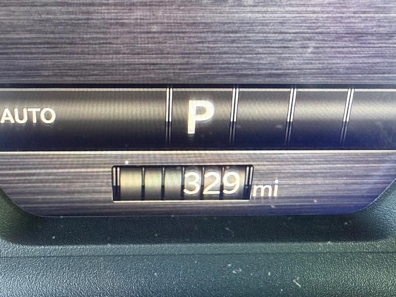 Ram 1500 Vehicle Full-screen Gallery Image 27