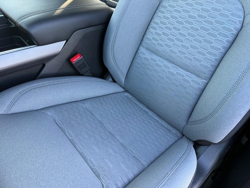 Ram 1500 Vehicle Full-screen Gallery Image 28