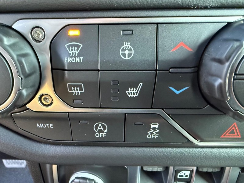 Jeep Gladiator Vehicle Full-screen Gallery Image 22