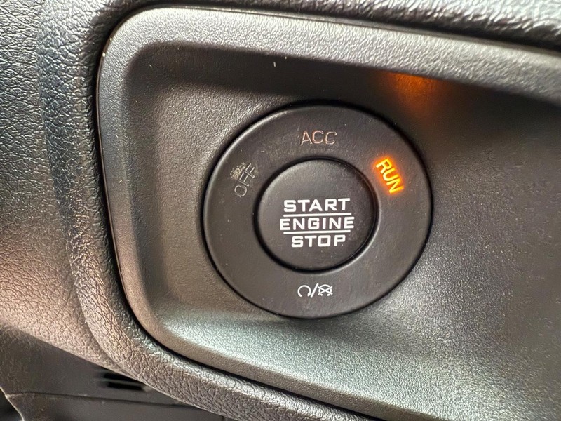 Jeep Gladiator Vehicle Full-screen Gallery Image 21