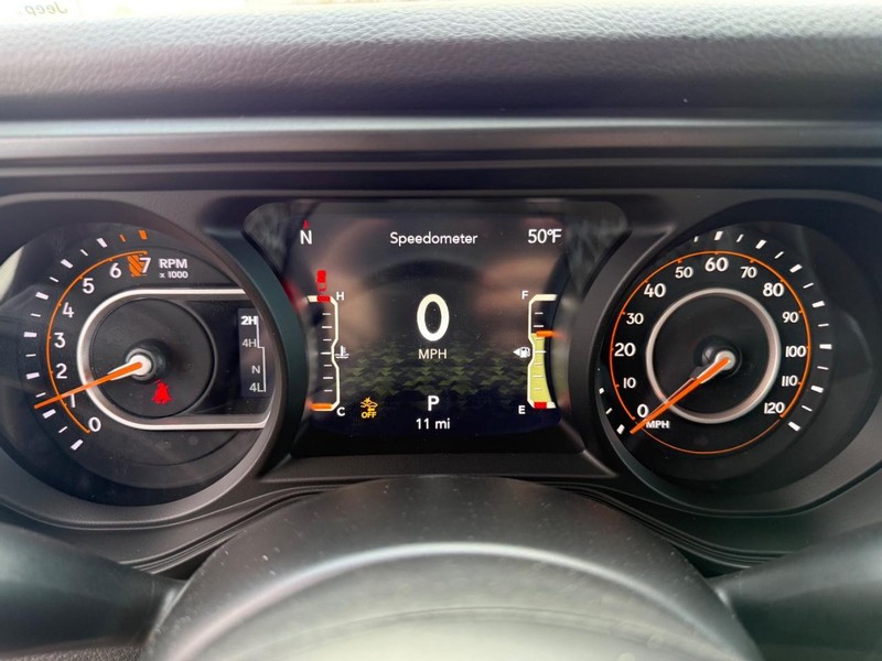 Jeep Gladiator Vehicle Full-screen Gallery Image 28