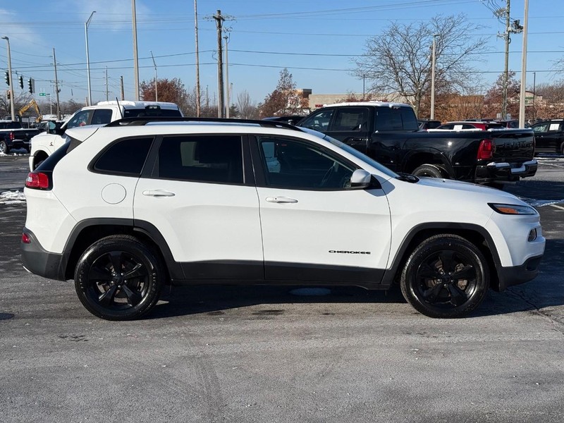 Jeep Cherokee Vehicle Full-screen Gallery Image 2