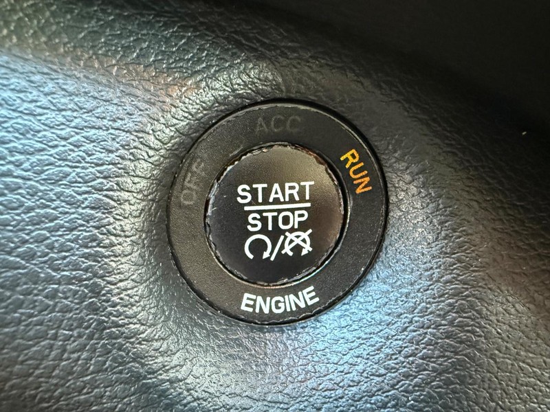 Jeep Cherokee Vehicle Full-screen Gallery Image 21