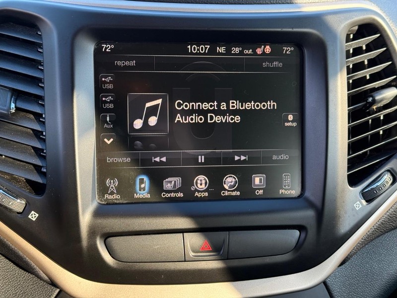 Jeep Cherokee Vehicle Full-screen Gallery Image 22