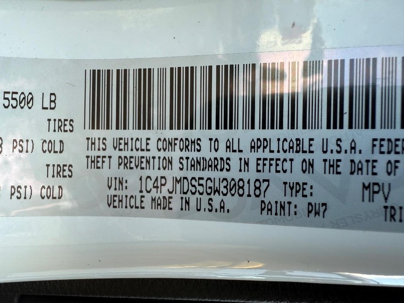 Jeep Cherokee Vehicle Full-screen Gallery Image 31