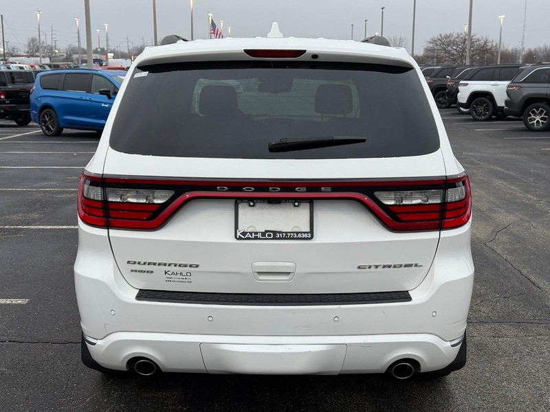 Dodge Durango Vehicle Full-screen Gallery Image 04