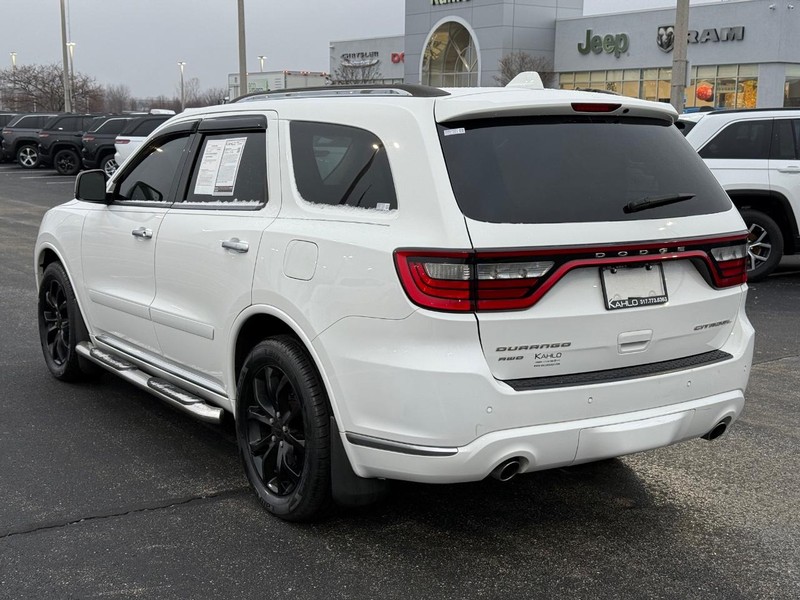 Dodge Durango Vehicle Full-screen Gallery Image 05