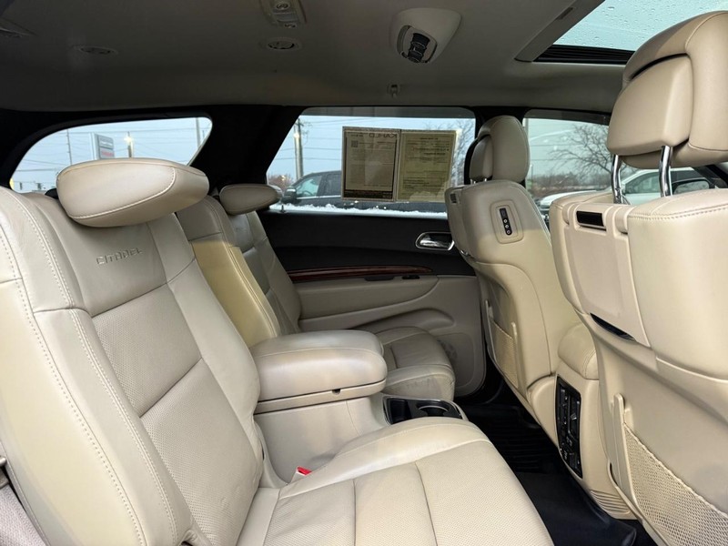Dodge Durango Vehicle Full-screen Gallery Image 12