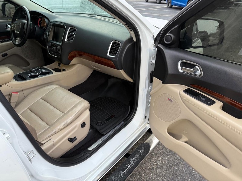 Dodge Durango Vehicle Full-screen Gallery Image 18