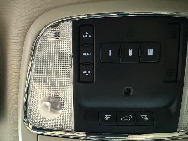 Dodge Durango Vehicle Full-screen Gallery Image 32