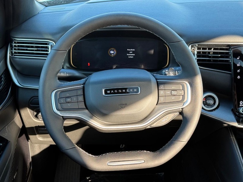 Jeep Wagoneer L Vehicle Full-screen Gallery Image 16