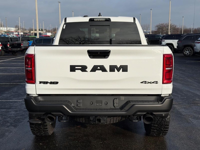 Ram 1500 Vehicle Full-screen Gallery Image 4