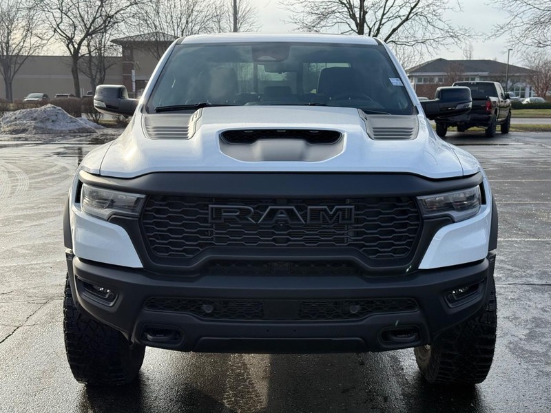 Ram 1500 Vehicle Full-screen Gallery Image 9
