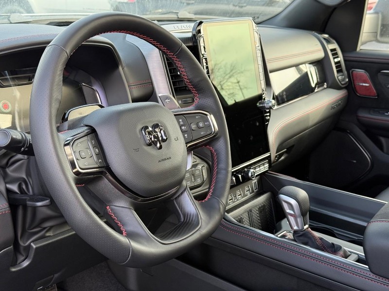 Ram 1500 Vehicle Full-screen Gallery Image 19