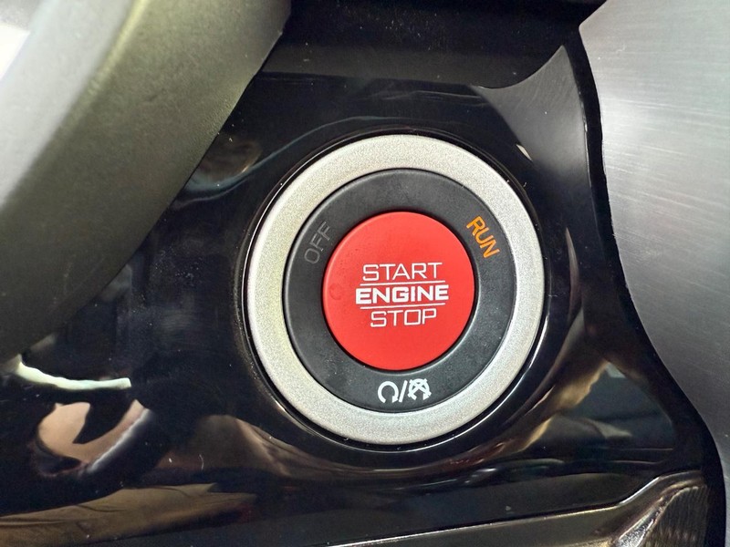 Ram 1500 Vehicle Full-screen Gallery Image 22