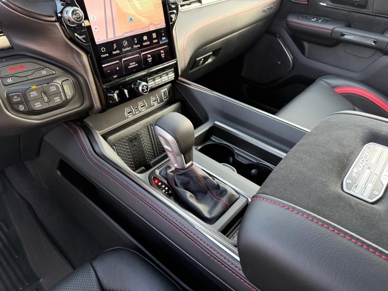 Ram 1500 Vehicle Full-screen Gallery Image 26