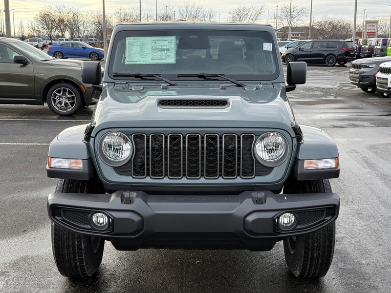 Jeep Gladiator Vehicle Full-screen Gallery Image 10