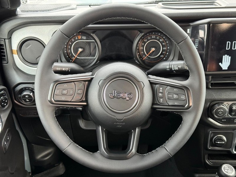 Jeep Gladiator Vehicle Full-screen Gallery Image 14