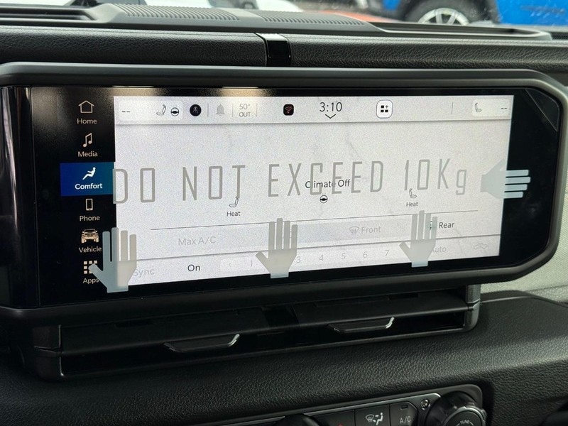 Jeep Gladiator Vehicle Full-screen Gallery Image 24