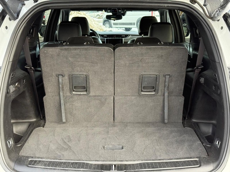 Jeep Grand Cherokee L Vehicle Full-screen Gallery Image 7