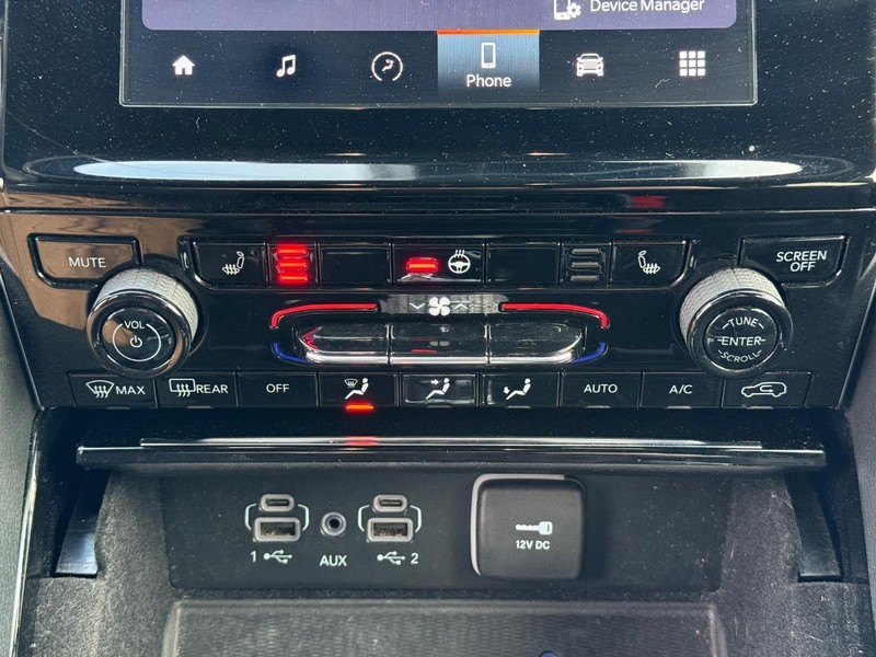 Jeep Grand Cherokee L Vehicle Full-screen Gallery Image 27