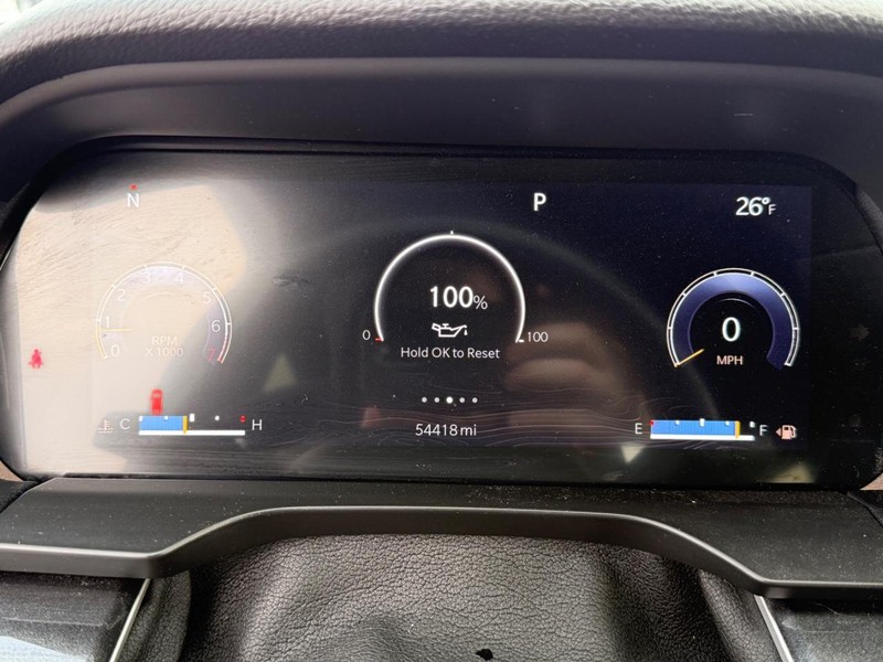 Jeep Grand Cherokee L Vehicle Full-screen Gallery Image 30