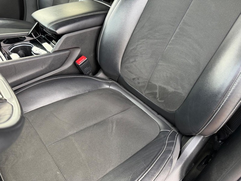 Jeep Grand Cherokee L Vehicle Full-screen Gallery Image 32