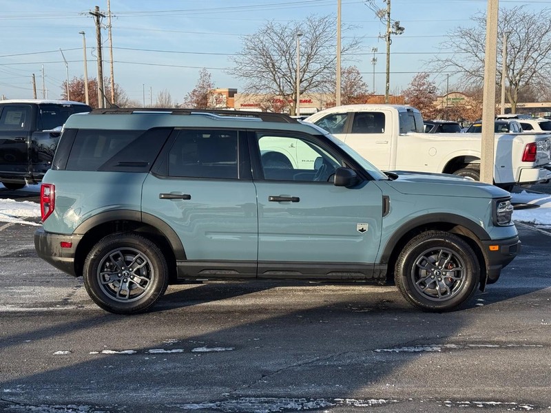 Ford Bronco Sport Vehicle Full-screen Gallery Image 02
