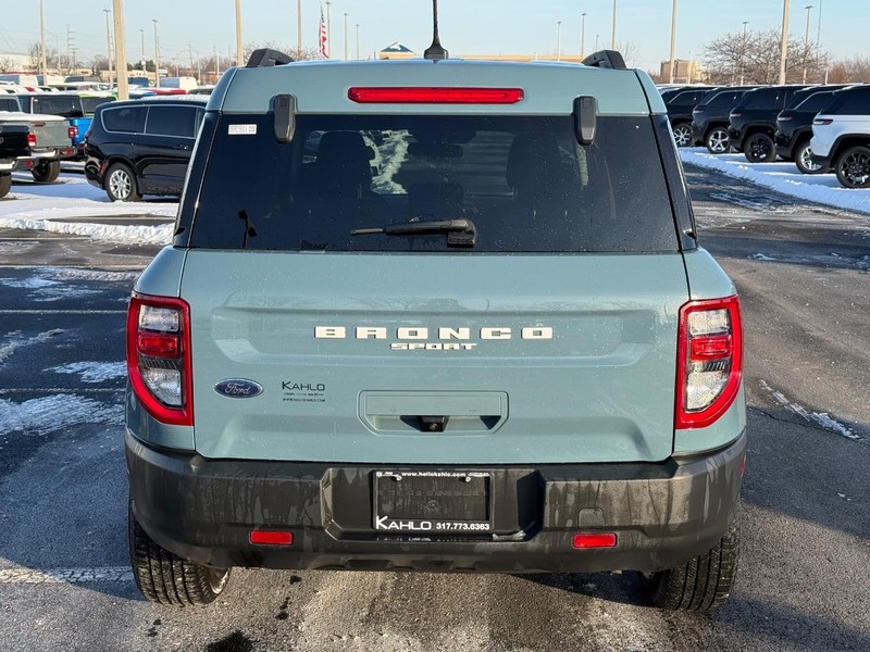 Ford Bronco Sport Vehicle Full-screen Gallery Image 04