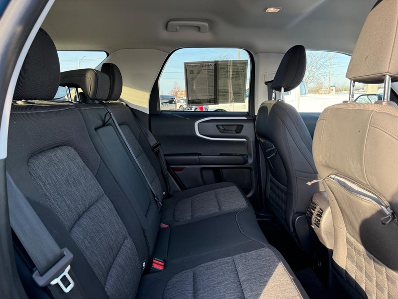 Ford Bronco Sport Vehicle Full-screen Gallery Image 10