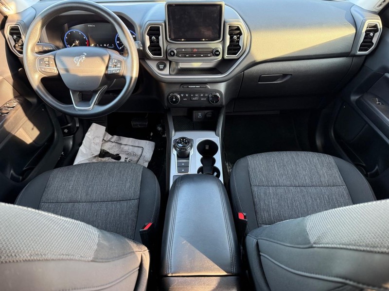 Ford Bronco Sport Vehicle Full-screen Gallery Image 12